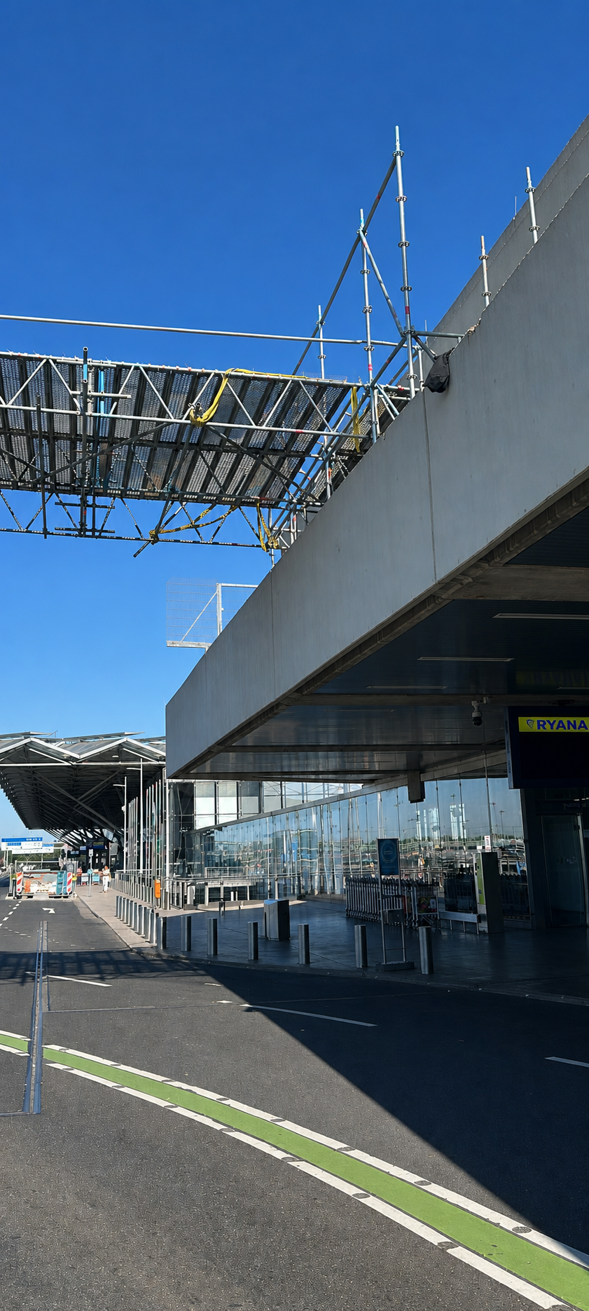 Ger&uuml;staufbau am Terminal